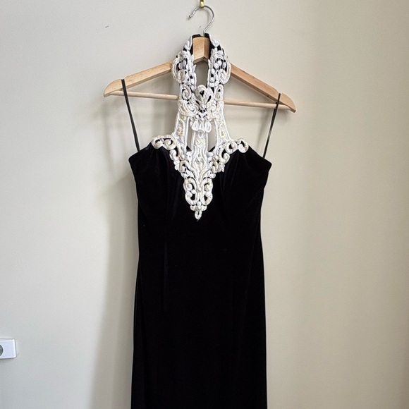 Vintage Elegant Velvet Black Dress with Lace and Glitter Neck Detail - Size 2 - Picture 1 of 7